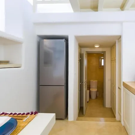 Thita Estate With Private Pool Apartament