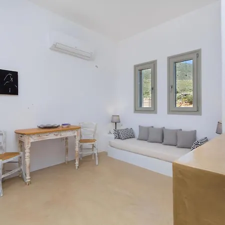Thita Estate With Private Pool Apartament *
